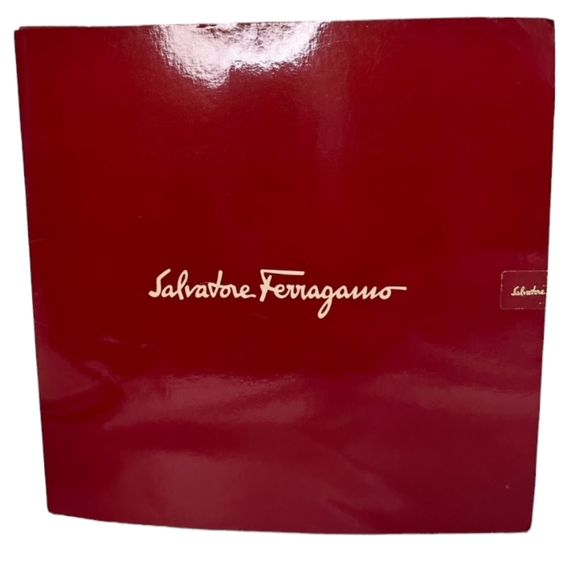 🌟SALVATORE FERRAGAMO SILK SCARF